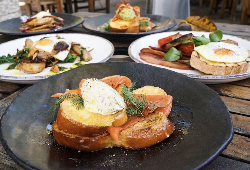 Общежитие The Angel Inn, Petworth