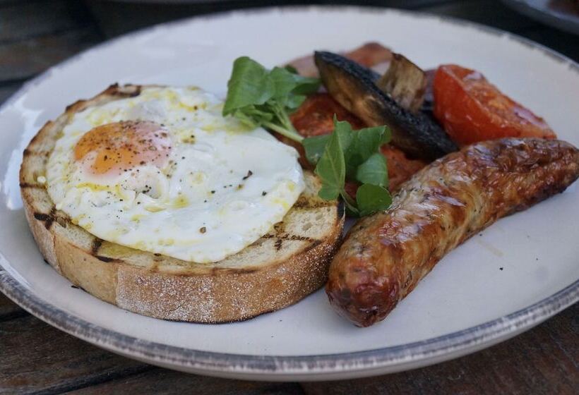 Общежитие The Angel Inn, Petworth