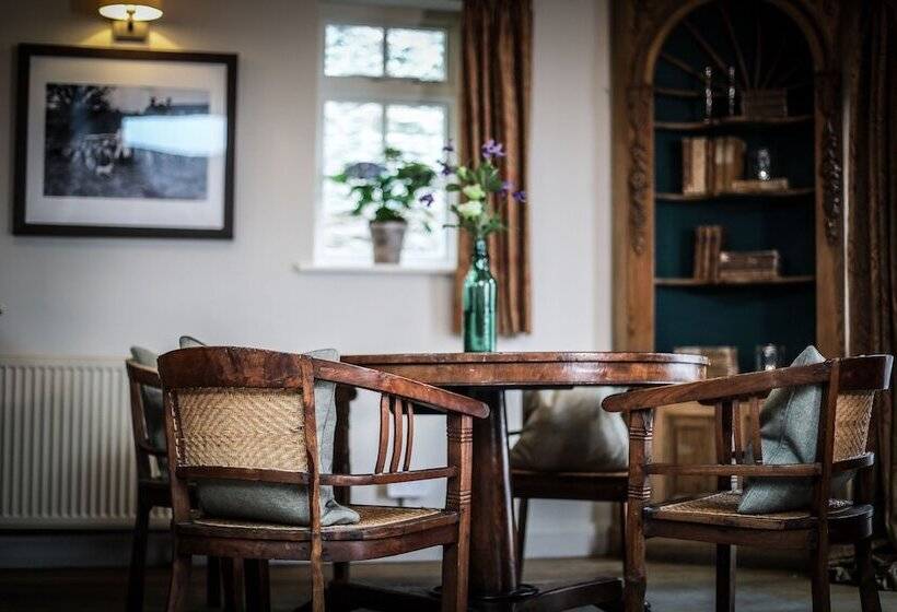 Общежитие The Angel Inn, Petworth