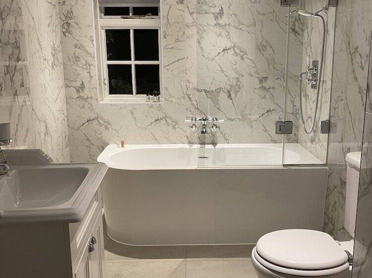 Общежитие The Angel Inn, Petworth