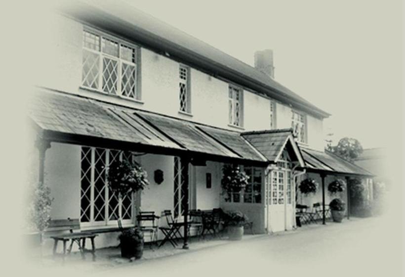 הוסטל The Clytha Arms