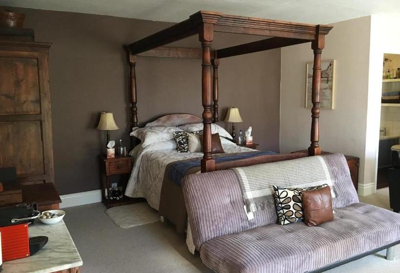 Общежитие The Clytha Arms