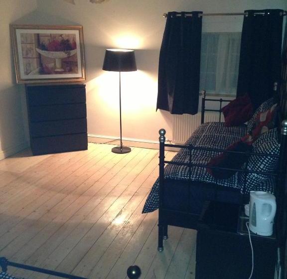 호스텔 The Golden Lion