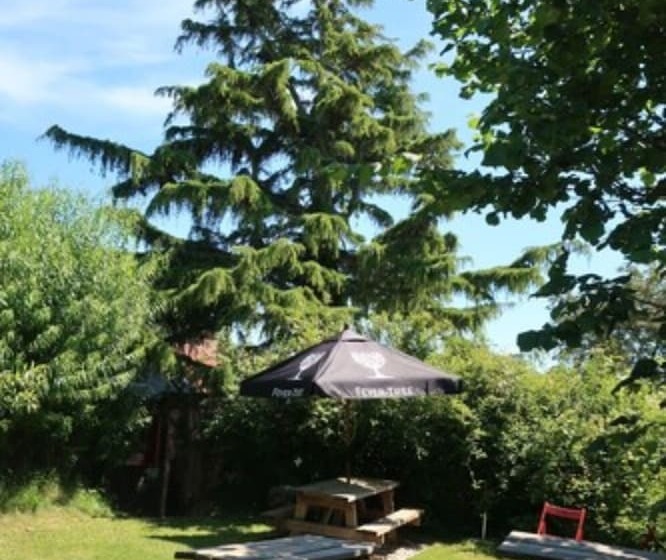 הוסטל The Lamb Inn