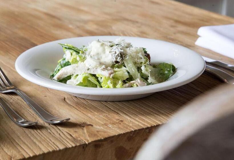 הוסטל The Lion Inn