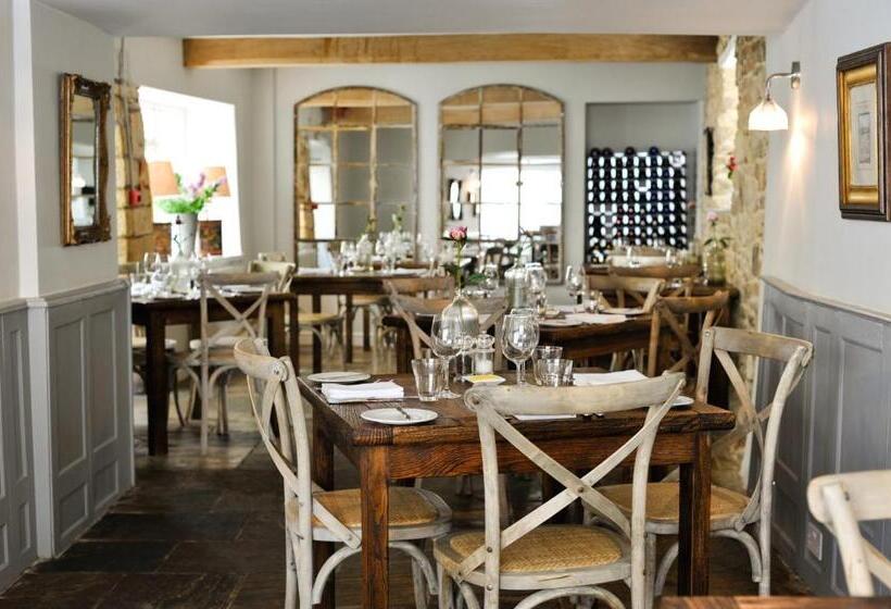 הוסטל The Lion Inn