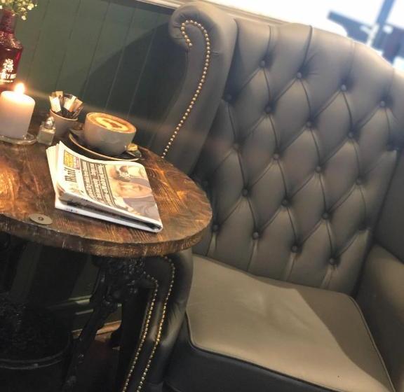 호스텔 The Strawbury Duck Inn