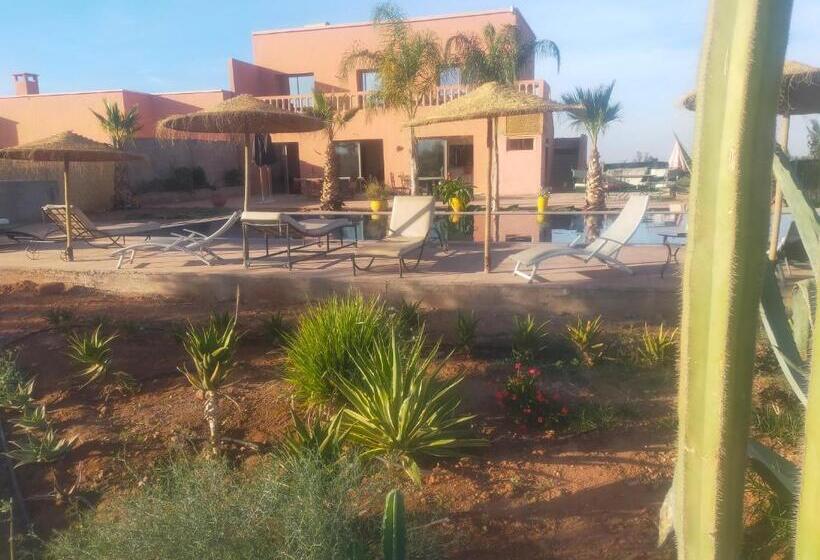 تختخواب و صبحانه Chez Jm Saida