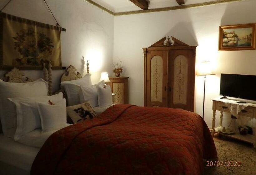 Casa Cositorarului Boutique Pension