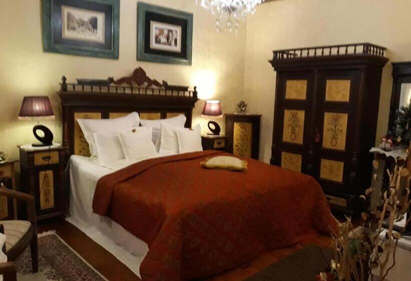 Casa Cositorarului Boutique Pension