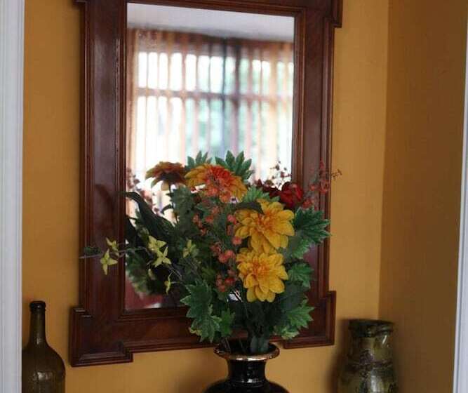 بنسيون Barokk Antik Guest Hause