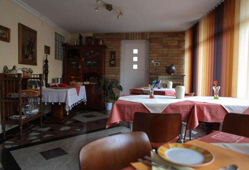 بنسيون Barokk Antik Guest Hause