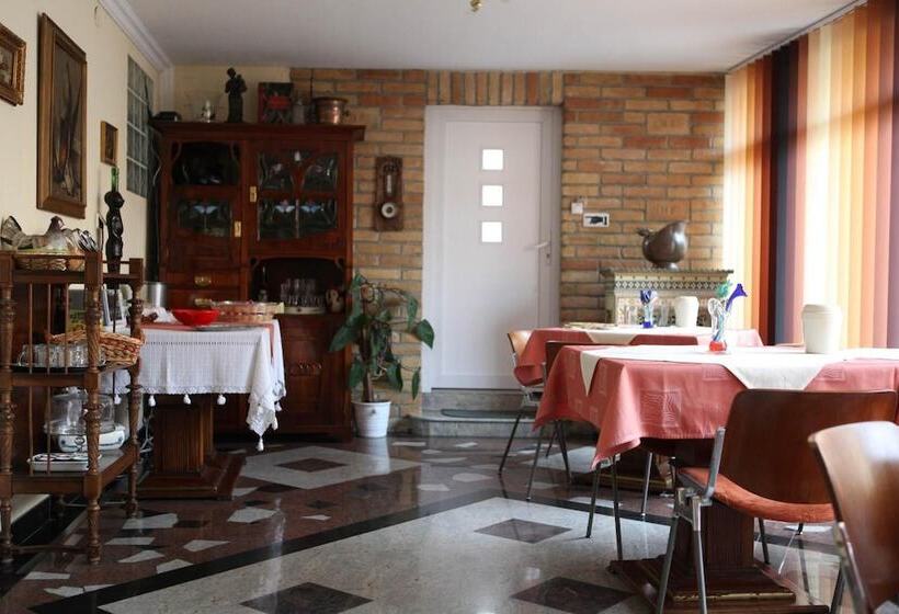 بنسيون Barokk Antik Guest Hause