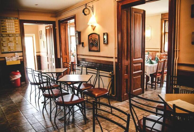 بنسيون Borostyánkert étterem & Vendégház