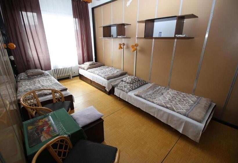 ペンション Garni