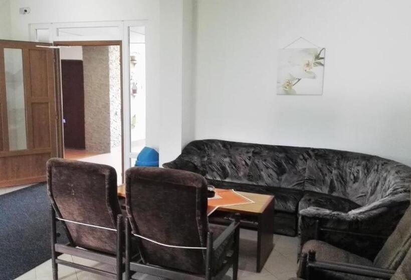 ペンション Garni