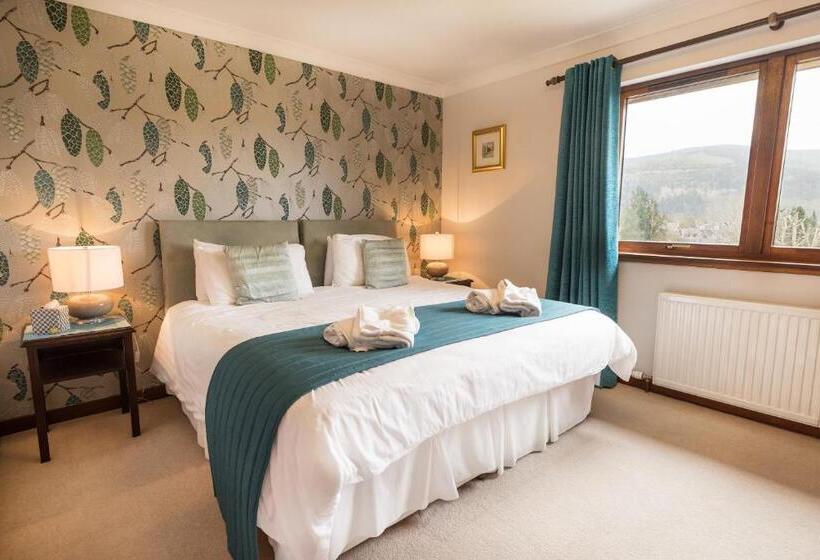 بنسيون Glede Knowe Guest House