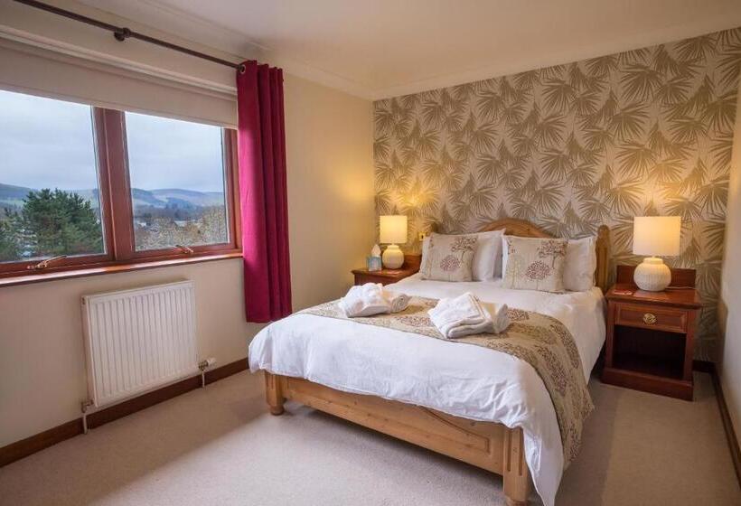 بنسيون Glede Knowe Guest House