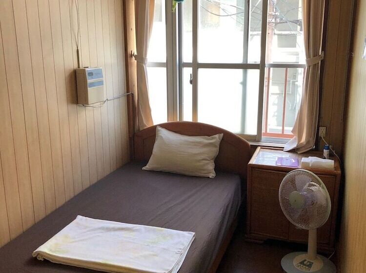 بنسيون Emix Ishigaki