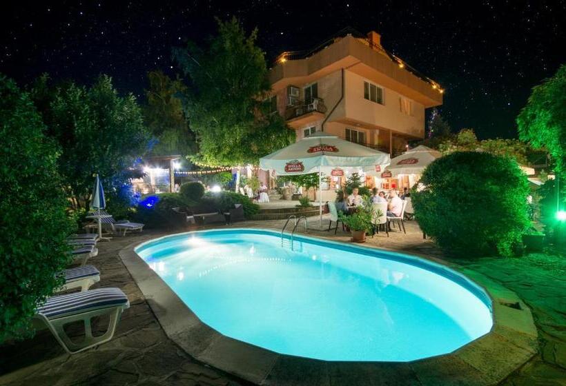 펜션 Guest House La Casa