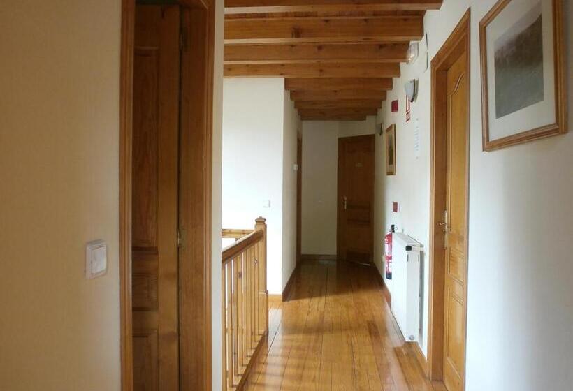 پانسیون Hostal Ezkaurre