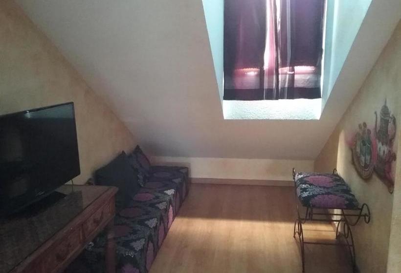 ペンション Hostal La Carretera