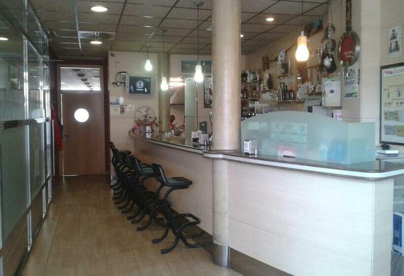 بنسيون Hostal Restaurante Baraka