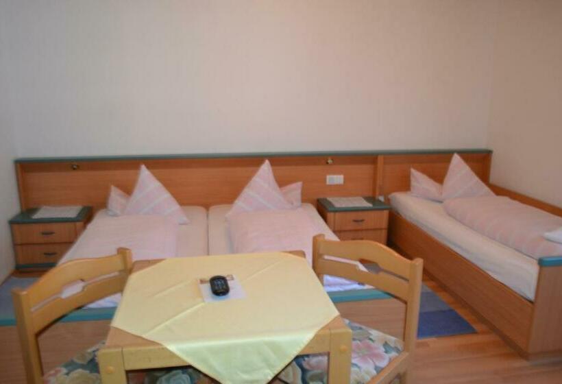 بنسيون Innviertler Berggasthof