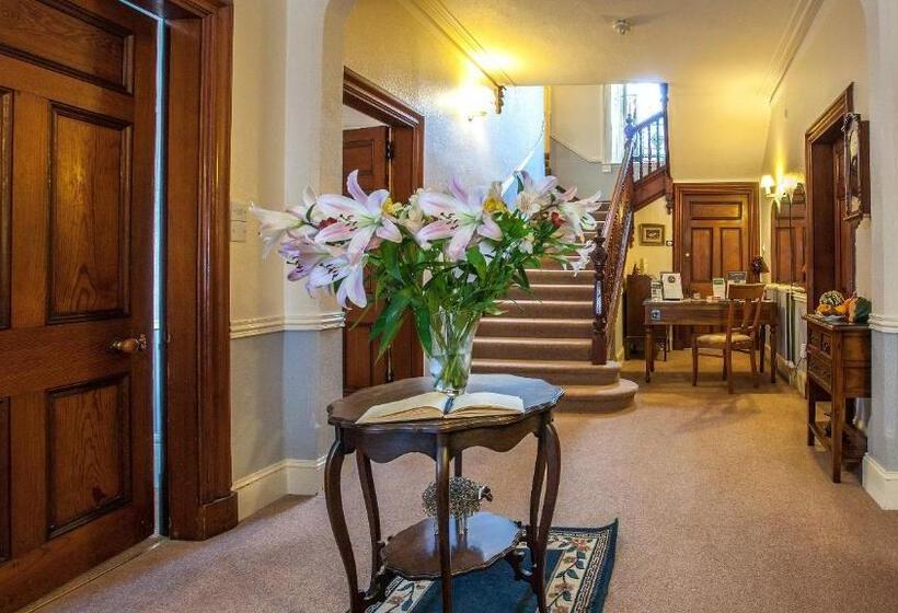 פנסיון Kiltearn Guest House