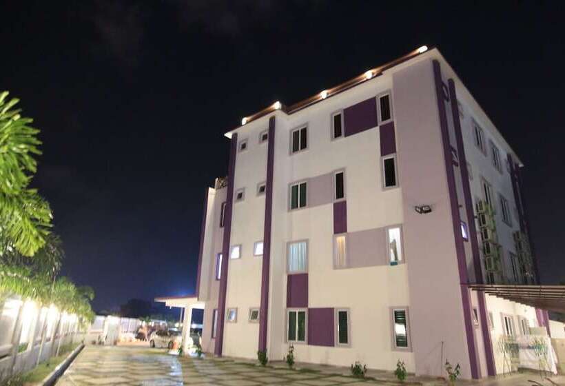 膳宿费 Kompo Villa 2