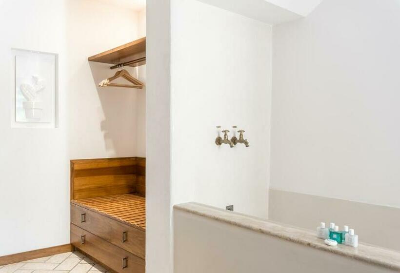 פנסיון La Torretta Lodge