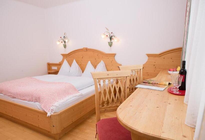 بنسيون Landhaus Huber