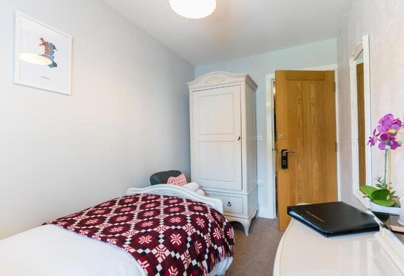 פנסיון Maes Bach