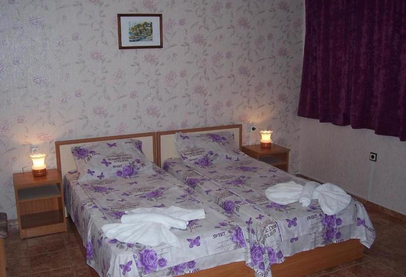 ペンション Nelly Guest House