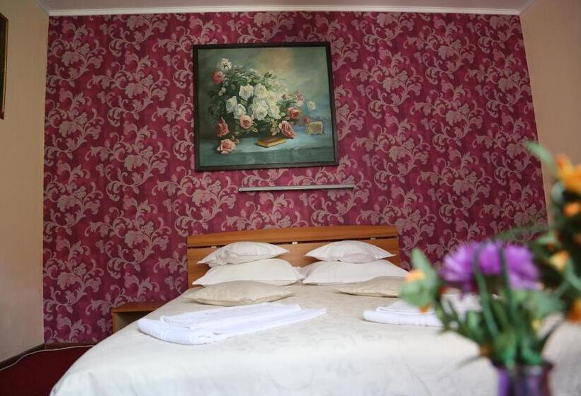 ペンション New Aosta Garden