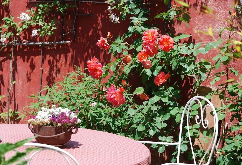 Пансион Sous Les Canniers