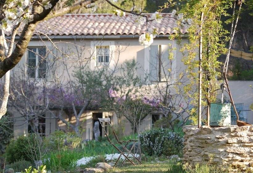 膳宿费 Sous Les Canniers