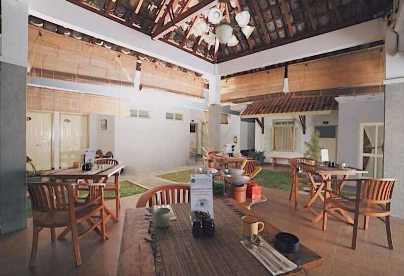 פנסיון Yuwono Hotel & Villa Malioboro