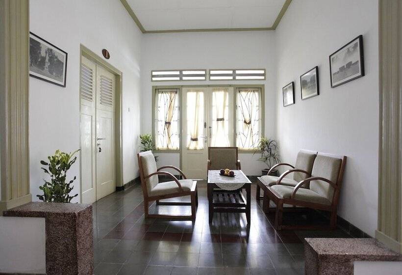 פנסיון Yuwono Hotel & Villa Malioboro
