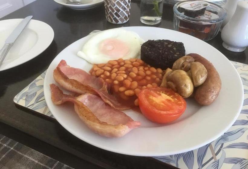 بنسيون The Roses