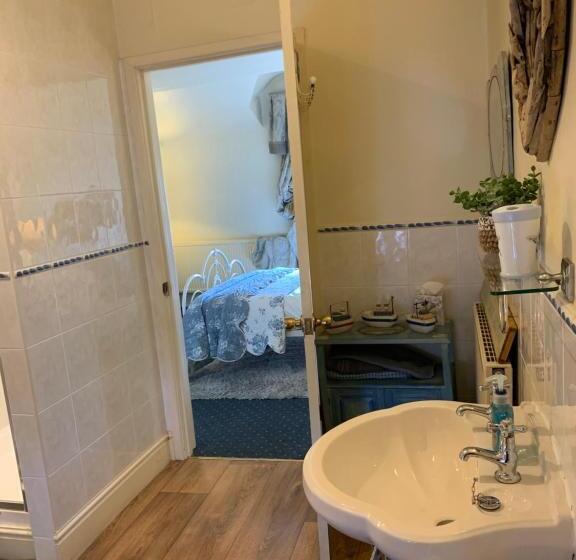 פנסיון The Suites At Ty Anne