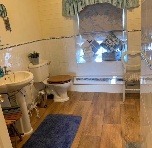 פנסיון The Suites At Ty Anne