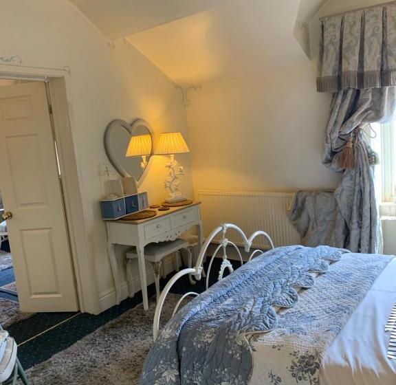 פנסיון The Suites At Ty Anne