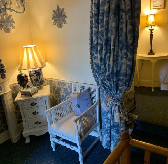 פנסיון The Suites At Ty Anne