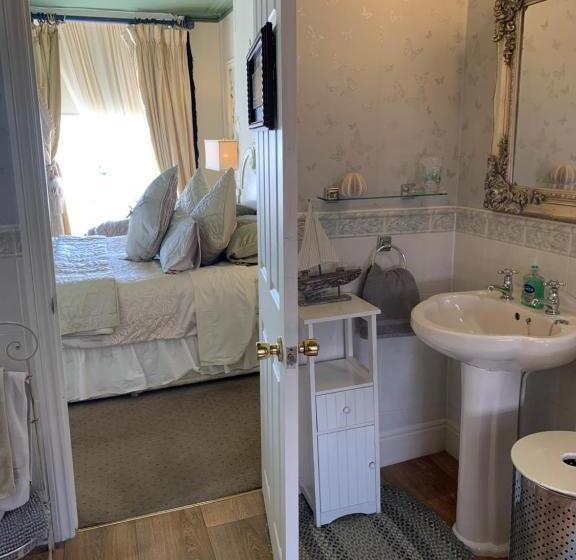 פנסיון The Suites At Ty Anne