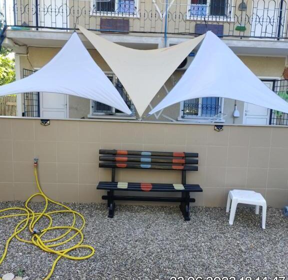 بنسيون Tourist Paradis Costinesti