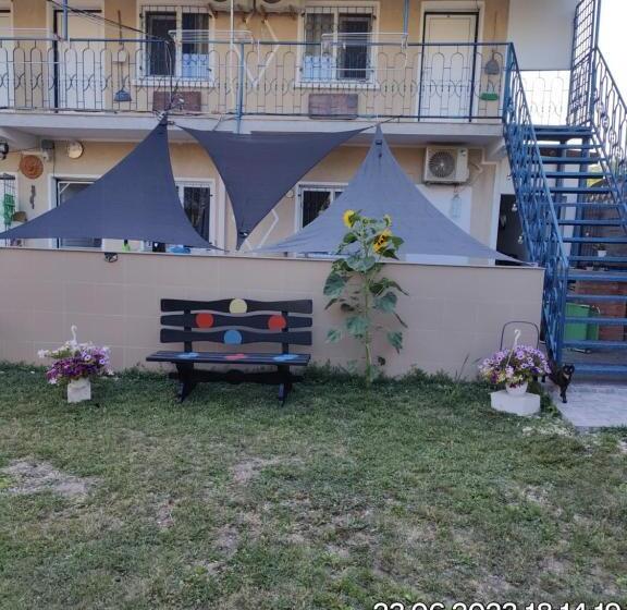 بنسيون Tourist Paradis Costinesti