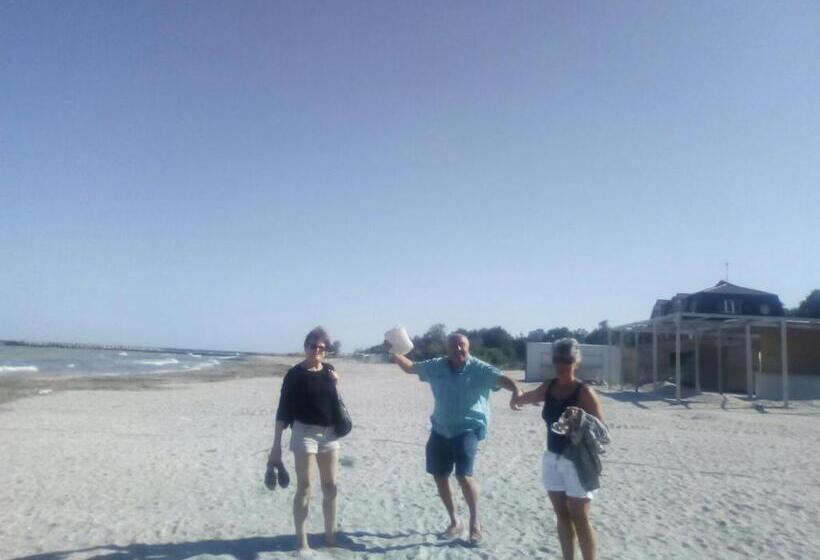 بنسيون Tourist Paradis Costinesti