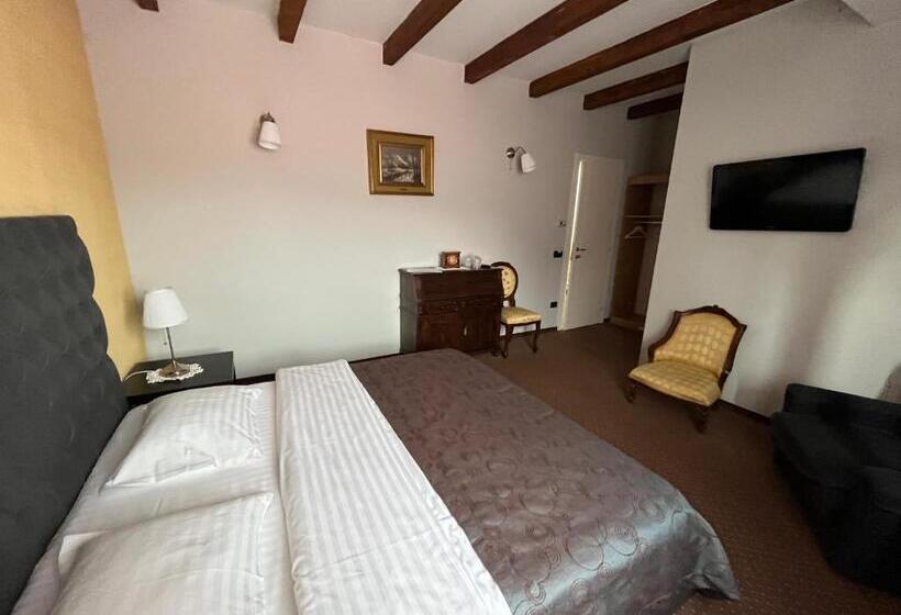 بنسيون Trattoria Al Gallo