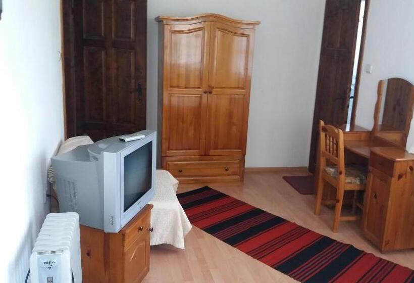 פנסיון Villa Nasco